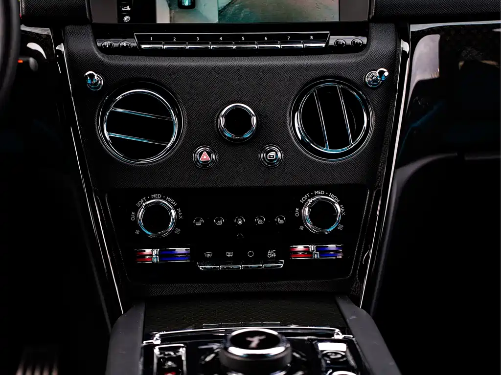 Cullinan 2020 Black Badge купить на сайте DeffCars