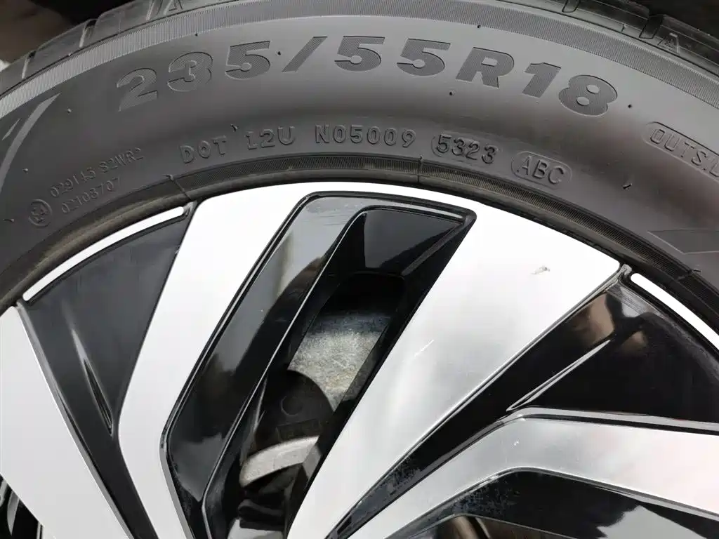 Tiguan L 2024 Outstanding Model 330TSI Automatic Two-wheel Drive R-Line Longyao Edition купить на сайте DeffCars