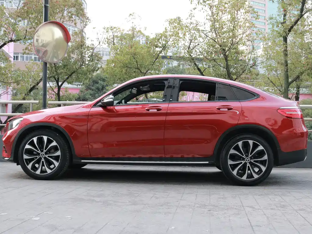 Mercedes-Benz GLC Coupe 2017 GLC 260 4MATIC Coupe SUV купить на сайте DeffCars