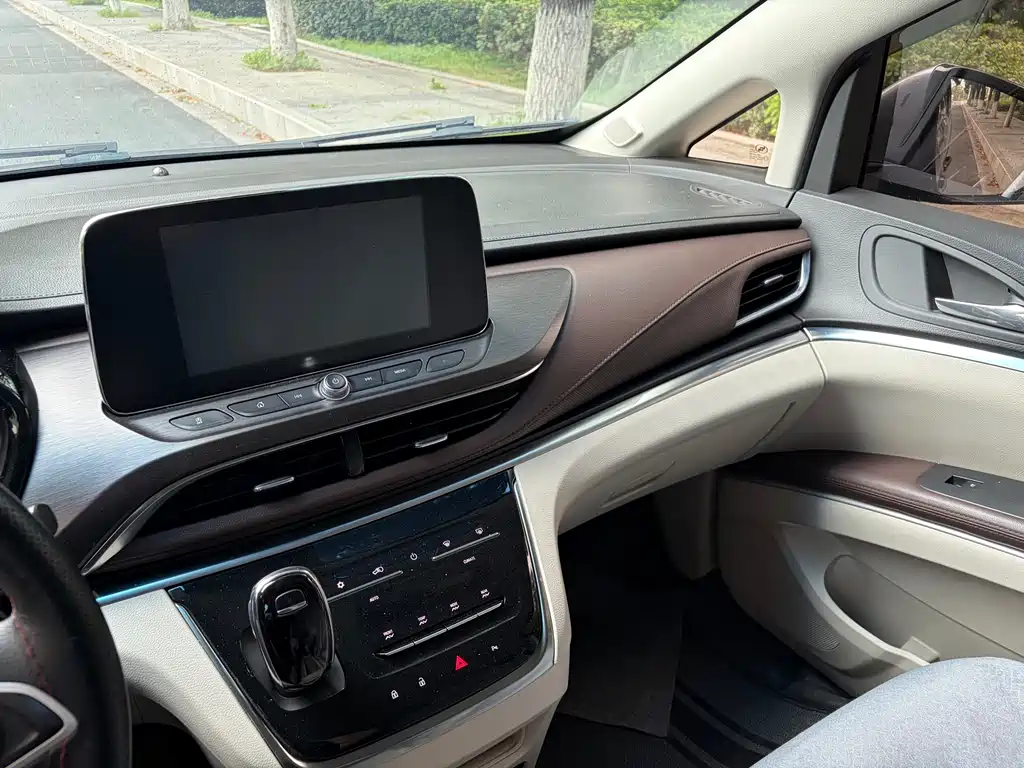 Buick GL8 2022 Land Business Class 652T Comfort купить на сайте DeffCars