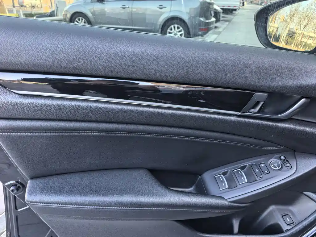 Accord 2022 Sharp Hybrid 2.0L Sharp Collar Edition купить на сайте DeffCars