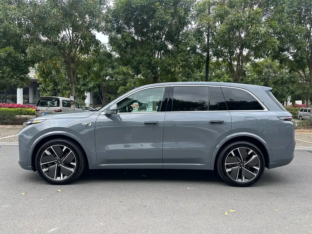Ideal L8 2025 Ultra smart refresh version купить на сайте DeffCars
