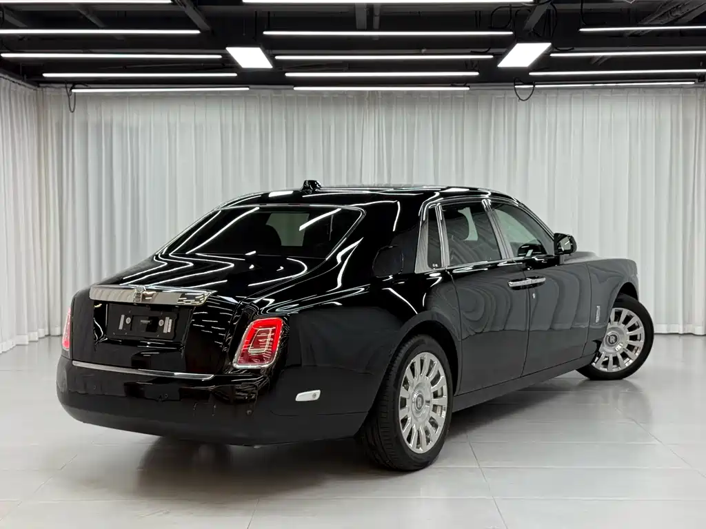 Phantom 2018 6.7T standard wheelbase version купить на сайте DeffCars