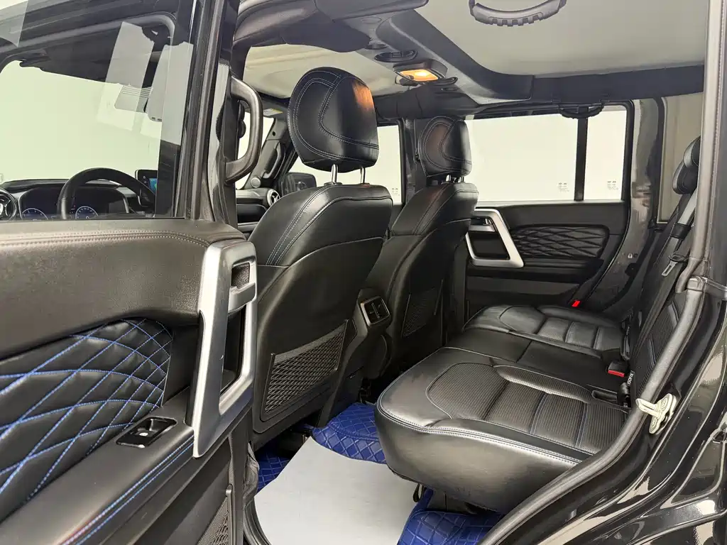 Beijing off-road BJ40 2023 2.0T automatic four-wheel drive city hunter version knight type купить на сайте DeffCars