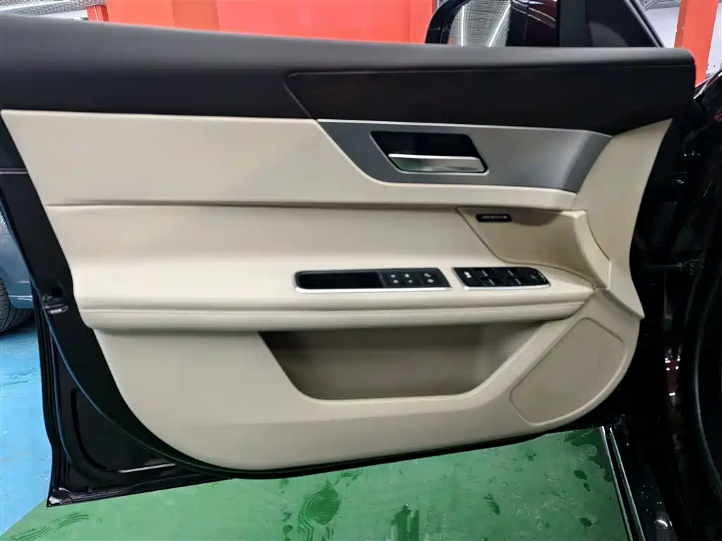 Jaguar XFL 2018 XFL 2.0T 250PS Deluxe Edition купить на сайте DeffCars
