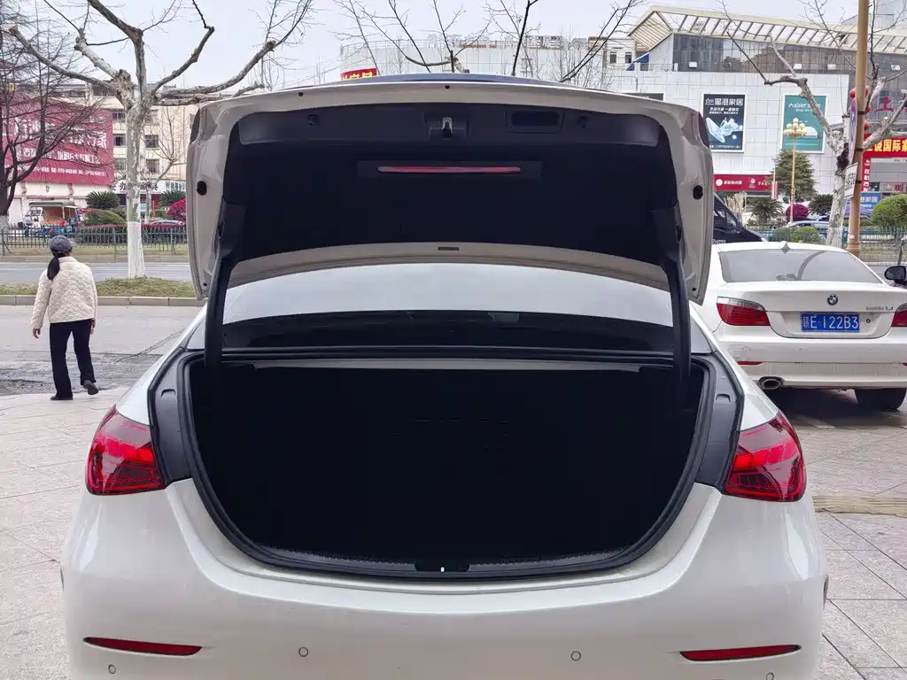 Mercedes-Benz C-Class 2023 facelift C 200 L sports version купить на сайте DeffCars