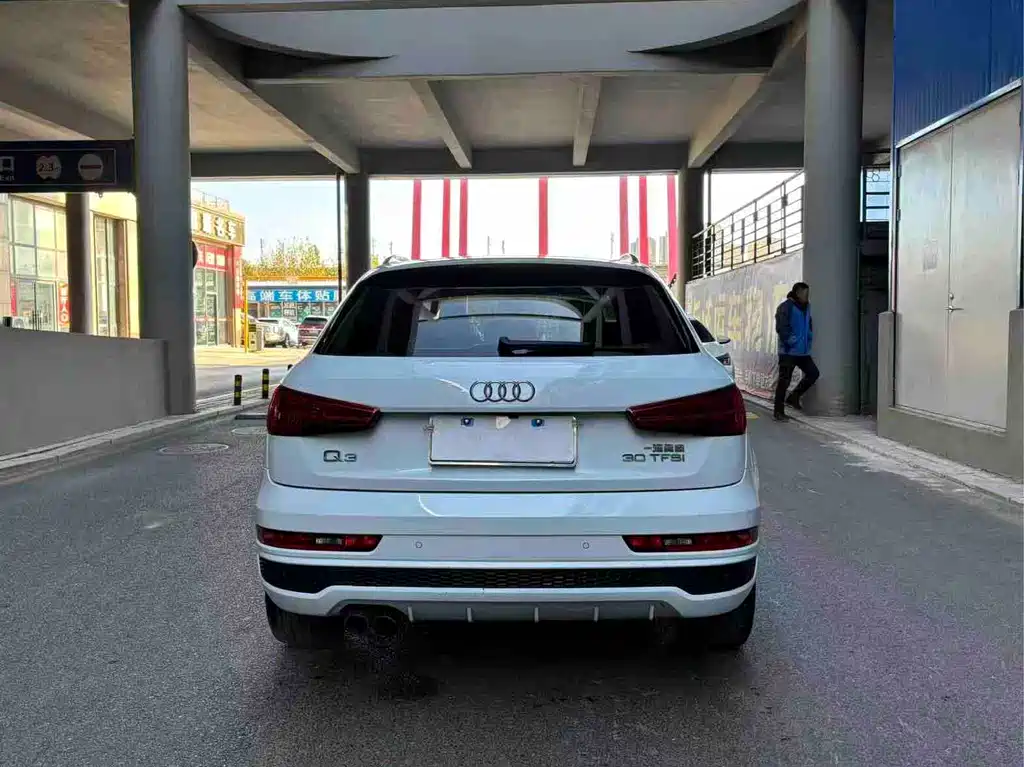 Audi Q3 2018 30 TFSI Fashionable Collection Edition купить на сайте DeffCars
