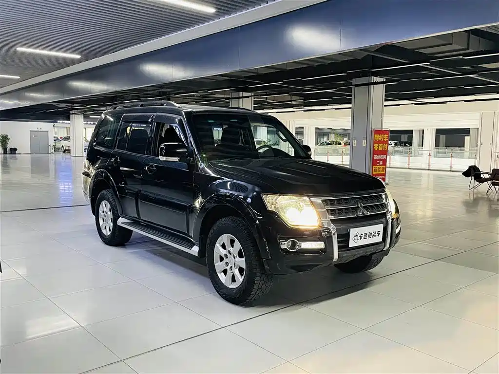 Pajero imported 2016 3.0L automatic standard version National V купить на сайте DeffCars