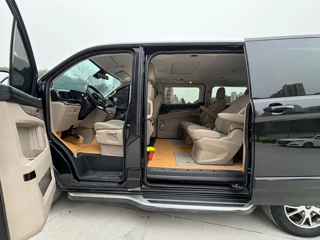 Tourio 2023 2.0T Automatic Exclusive Edition купить на сайте DeffCars