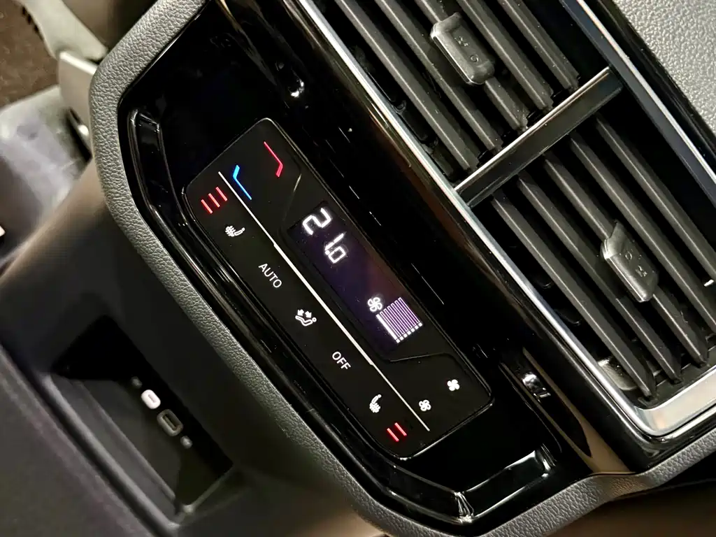 Touron 2021 380TSI four-wheel drive luxury version купить на сайте DeffCars