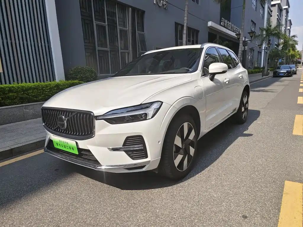 Volvo XC60 plug-in hybrid 2024 T8 plug-in hybrid long-range four-wheel drive Zhiya luxury version купить на сайте DeffCars