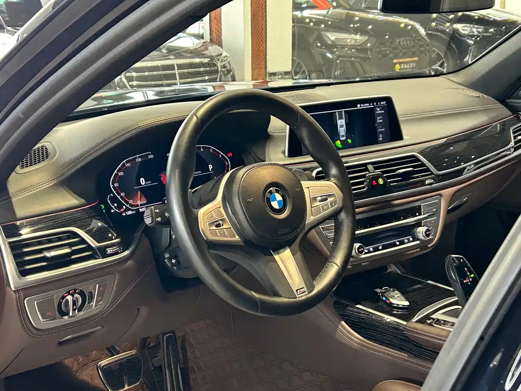 BMW 7 Series 2021 730Li M Sports Package купить на сайте DeffCars
