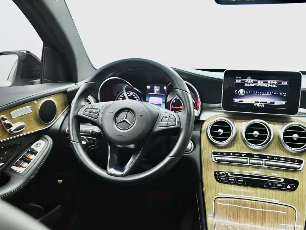 Mercedes-Benz GLC Coupe 2019 GLC 260 4MATIC Coupe SUV купить на сайте DeffCars
