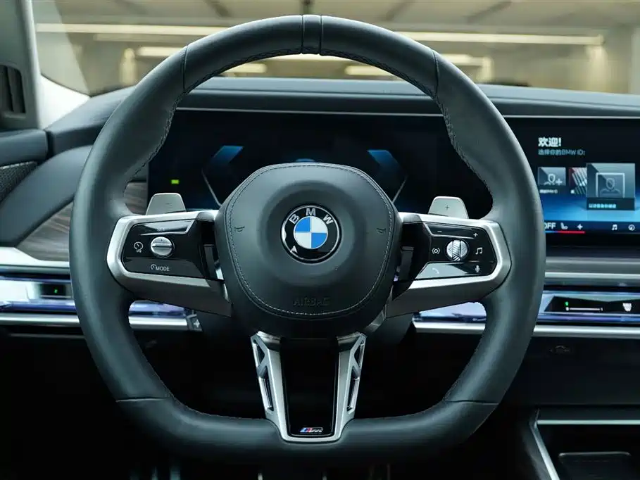 BMW 7 Series 2023 740Li Leading M Sports Package купить на сайте DeffCars