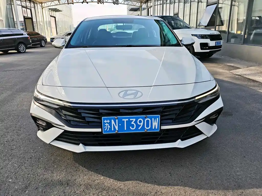 Elantra 2023 1.5L CVT GLS Leading Edition купить на сайте DeffCars