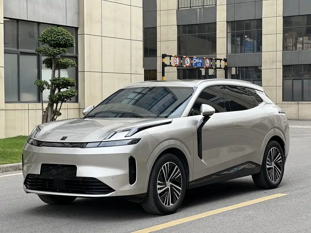 Lynk & Co 08 EM-P 2023 model 120km long range Halo купить на сайте DeffCars