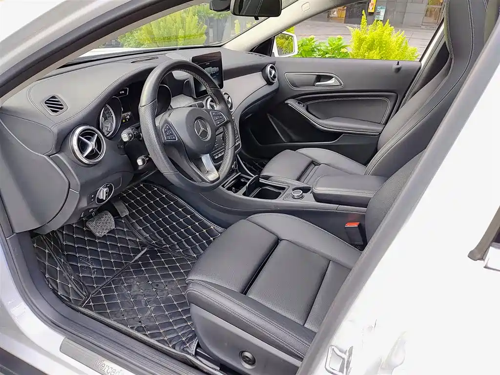 Mercedes-Benz GLA 2017 GLA 220 4MATIC Fashion Model купить на сайте DeffCars