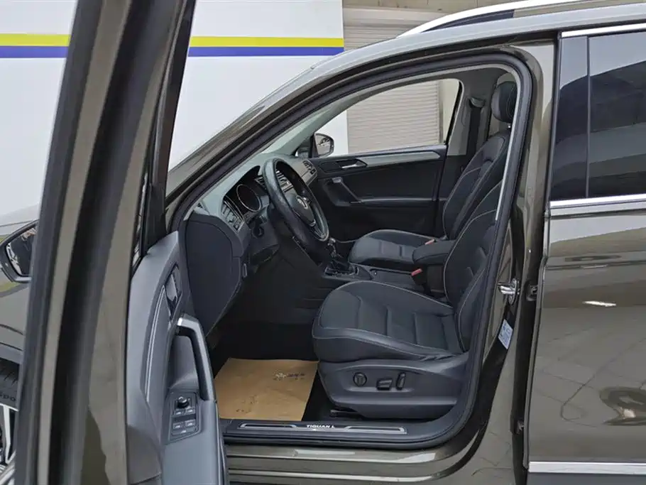 Tiguan L 2017 330TSI automatic two-wheel drive flagship version купить на сайте DeffCars