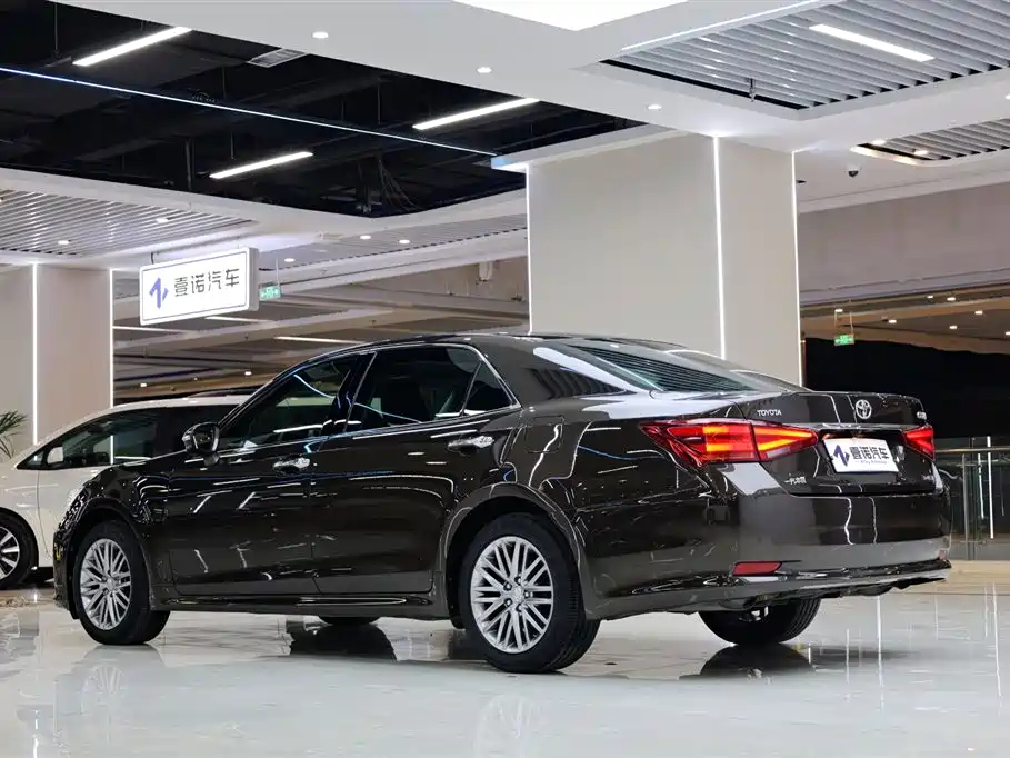 Crown 2017 2.0T Sports Edition купить на сайте DeffCars