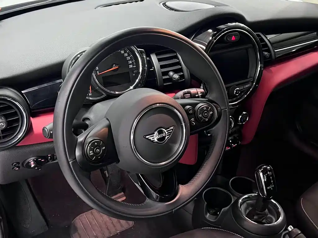 MINI 2020 1.5T ONE PLUS купить на сайте DeffCars