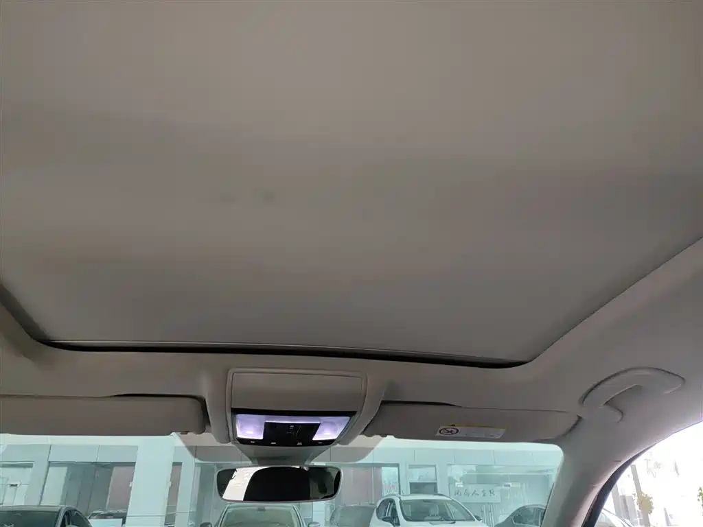 Passat 2022 330TSI Deluxe Edition купить на сайте DeffCars