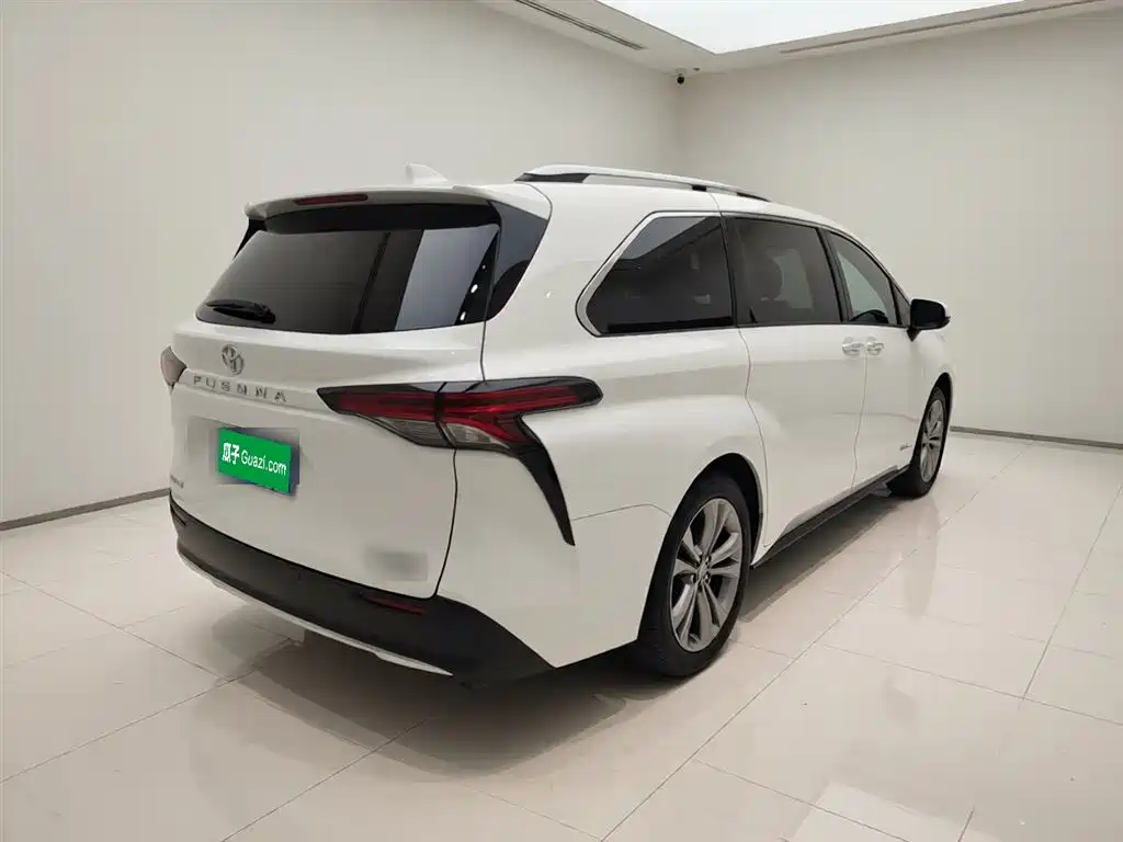 SIENNA 2023 2.5L Hybrid Platinum Edition купить на сайте DeffCars