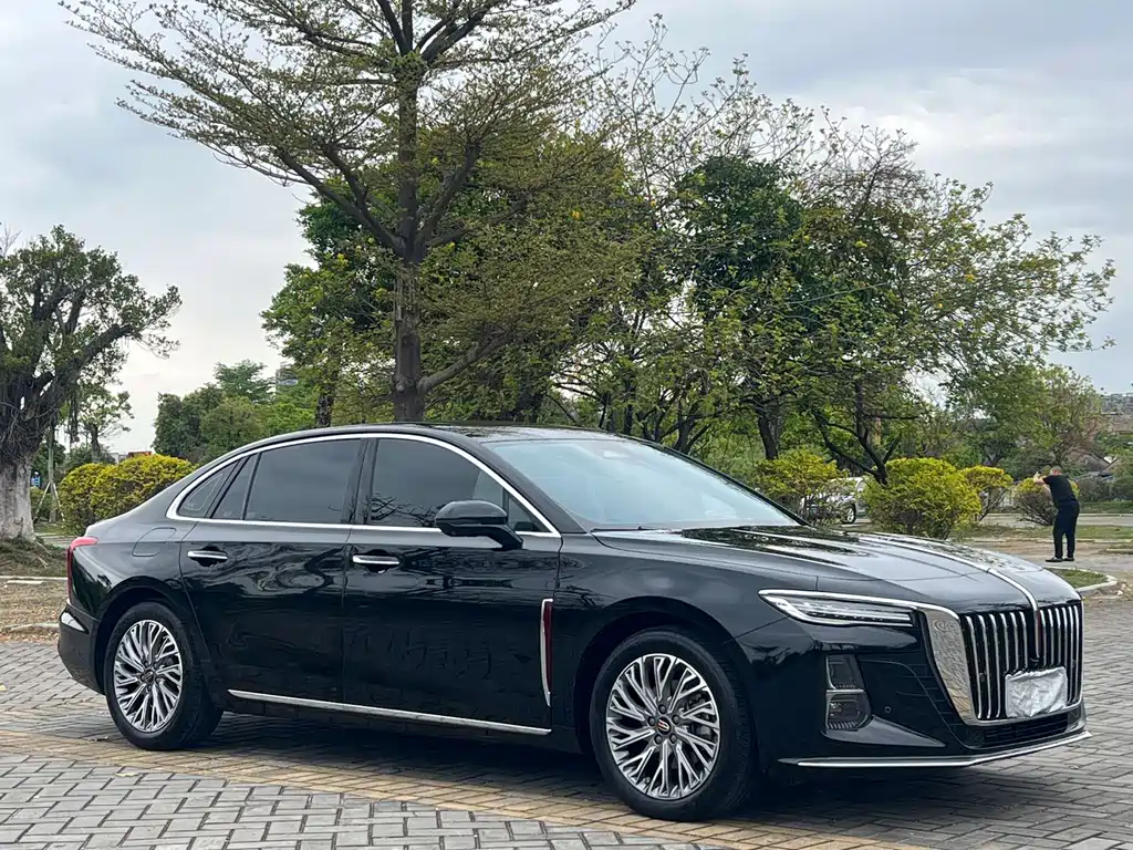 Hongqi H5 2023 2.0T Automatic Zhilianqichang Edition купить на сайте DeffCars