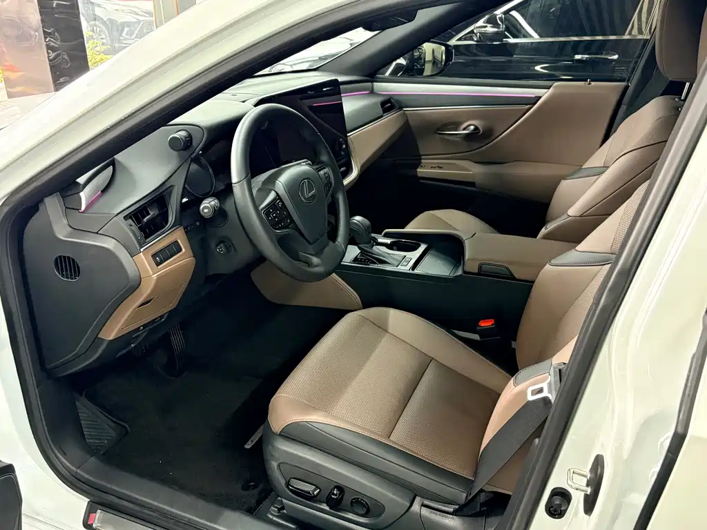 Lexus ES 2025 200 Premium Edition купить на сайте DeffCars