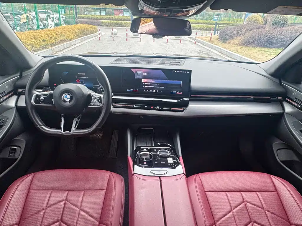 BMW 5 Series 2024 525Li M Sports Package купить на сайте DeffCars