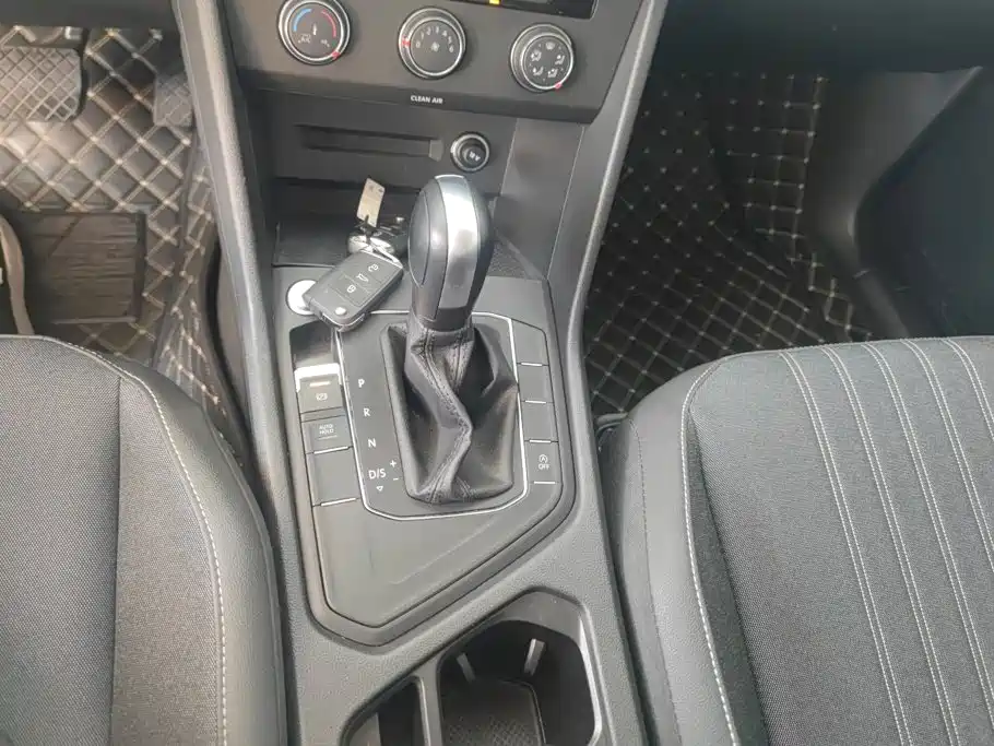Tiguan L 2023 330TSI automatic two-wheel drive comfort version купить на сайте DeffCars