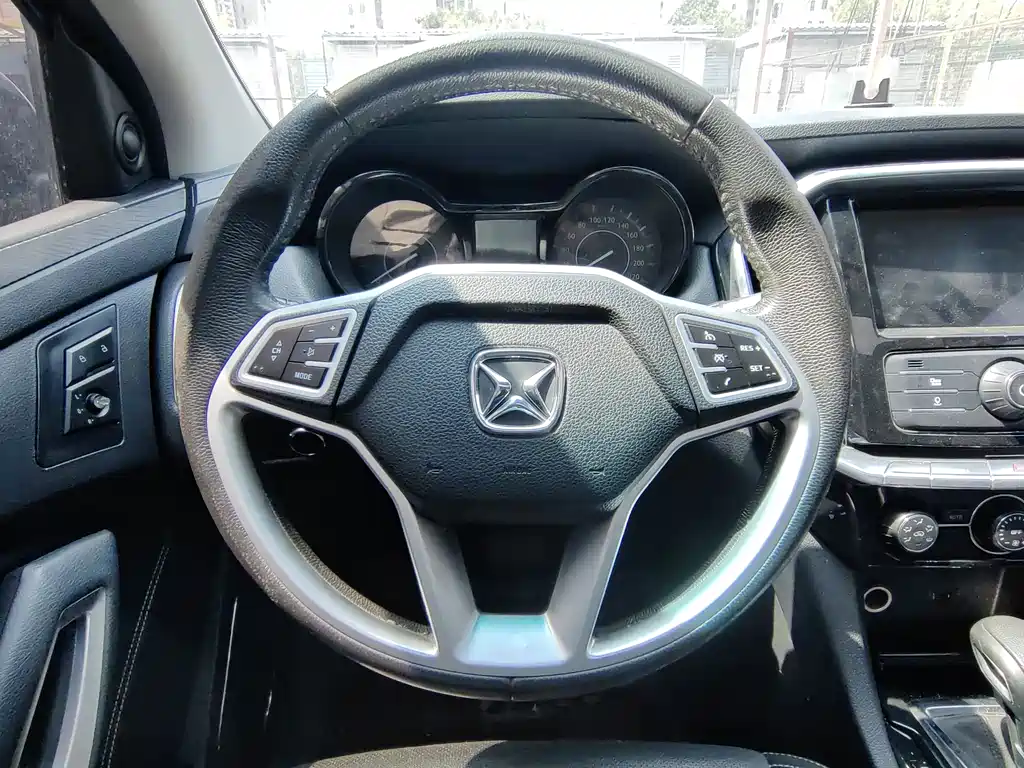 Yusheng S350 2017 2.0T automatic two-wheel drive diesel luxury sunroof version 5 seats купить на сайте DeffCars