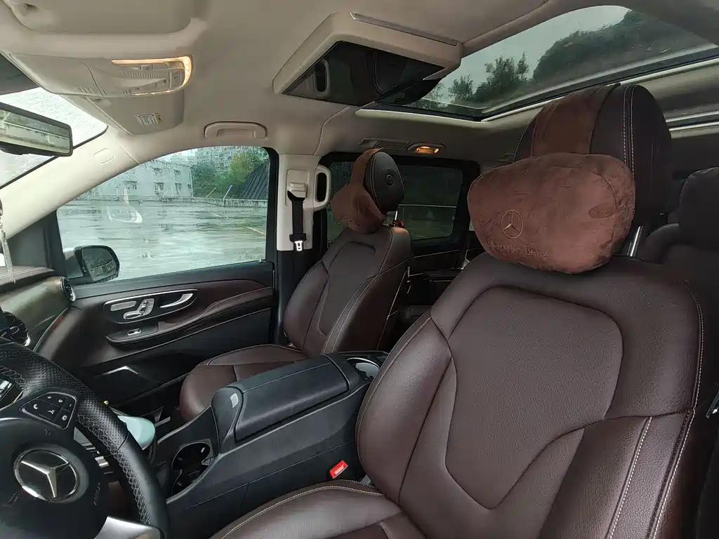 Mercedes-Benz V-Class 2022 V 260 L Long Wheelbase Luxury Edition купить на сайте DeffCars