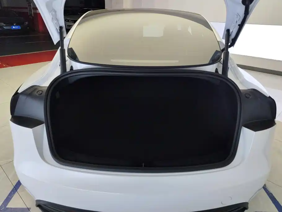 Model 3 2026 rear-wheel drive version купить на сайте DeffCars