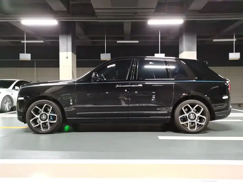 Cullinan 2024 Black Badge купить на сайте DeffCars