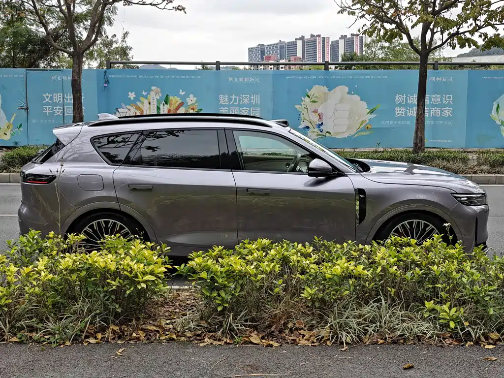 Lantu FREE 2025 FREE+ rear-wheel drive Qiankun version купить на сайте DeffCars