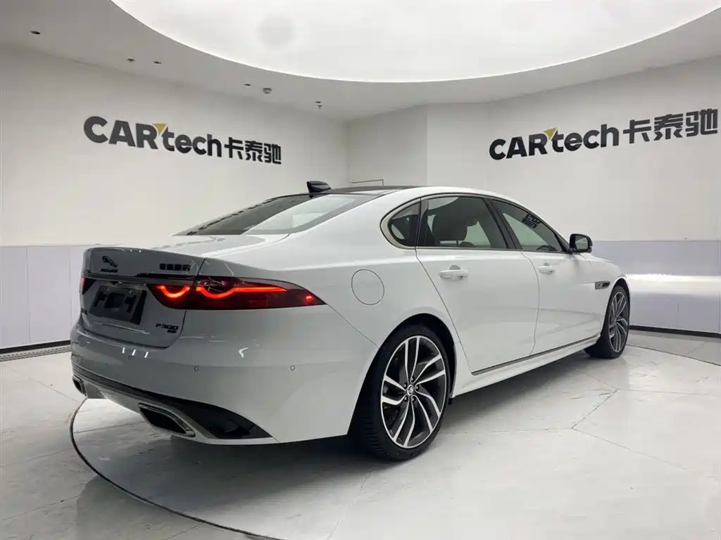 Jaguar XFL 2024 2.0T P300 four-wheel drive flagship sports gold version купить на сайте DeffCars