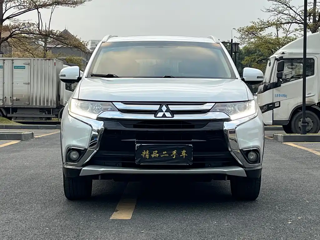 Outlander 2018 2.0L 2WD Jiale Edition 7 seats купить на сайте DeffCars