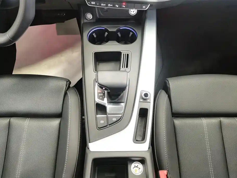 Audi A4L 2022 40 TFSI luxury and dynamic model купить на сайте DeffCars