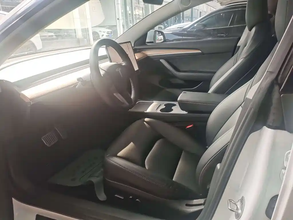 Model 3 2022 rear-wheel drive version купить на сайте DeffCars