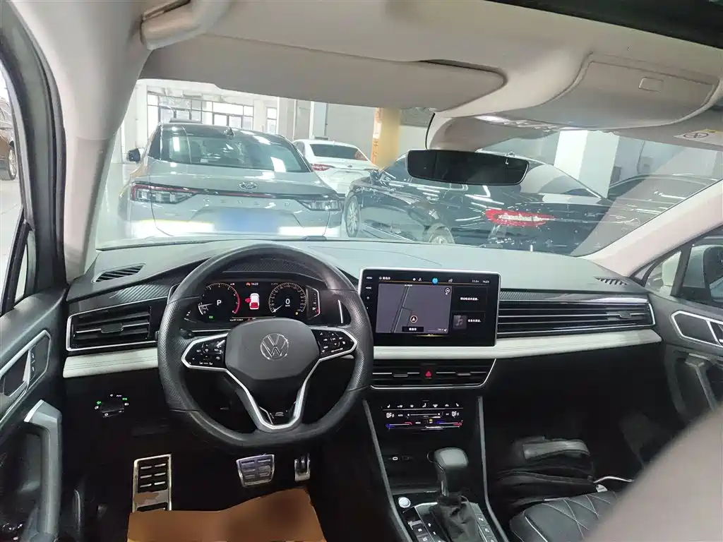 Tiguan L 2023 330TSI automatic two-wheel drive R-Line version купить на сайте DeffCars