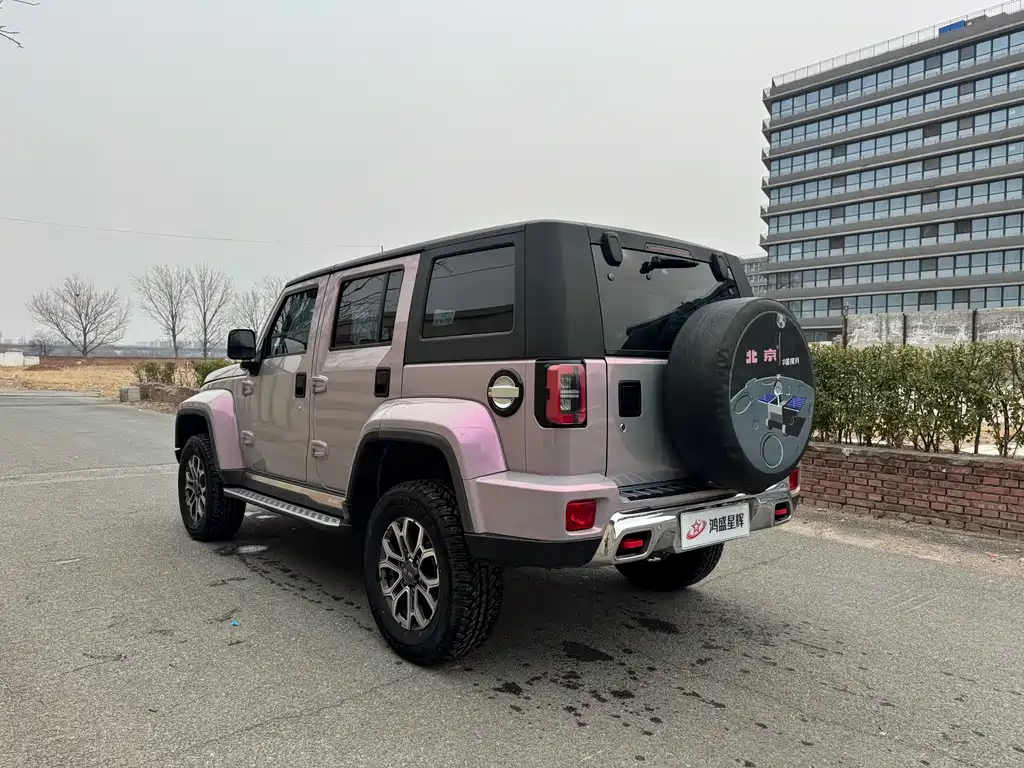 Beijing off-road BJ40 2023 2.0T automatic four-wheel drive city hunter version supreme type купить на сайте DeffCars