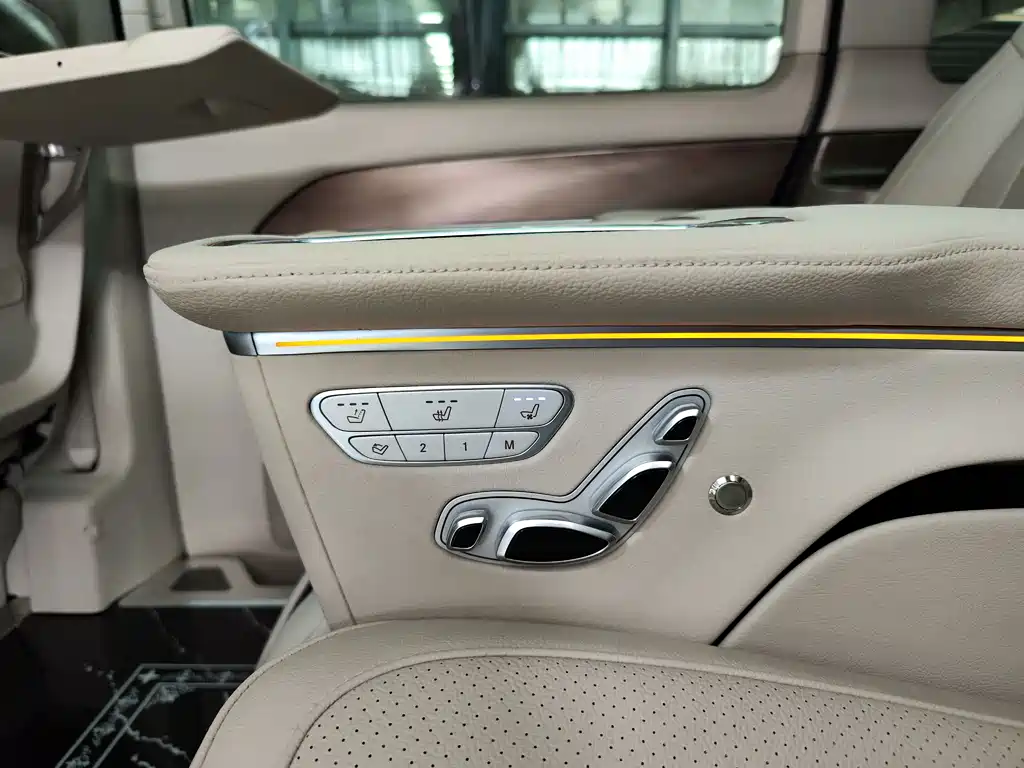 Mercedes-Benz V-Class 2022 V 260 Premium Edition купить на сайте DeffCars