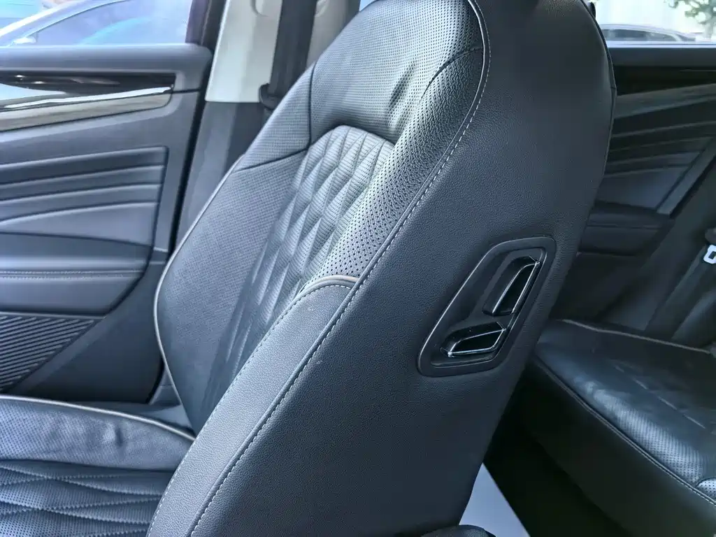 Passat 2019 330TSI Deluxe Edition National VI купить на сайте DeffCars