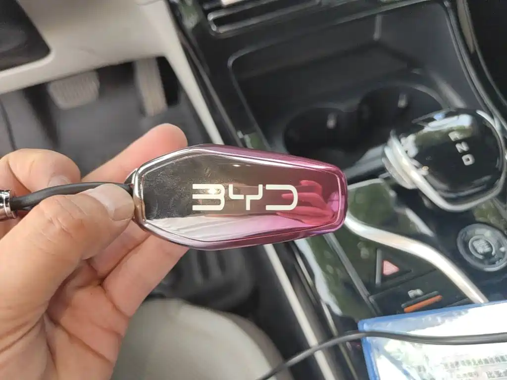 Qin PLUS 2024 Honor Edition DM-i 55KM Leading Type купить на сайте DeffCars