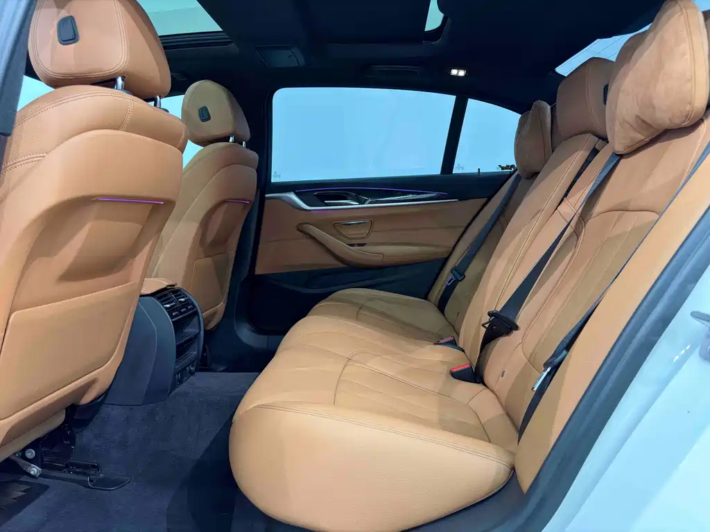 BMW 5 Series 2018 facelift 530Li leading M sports package купить на сайте DeffCars