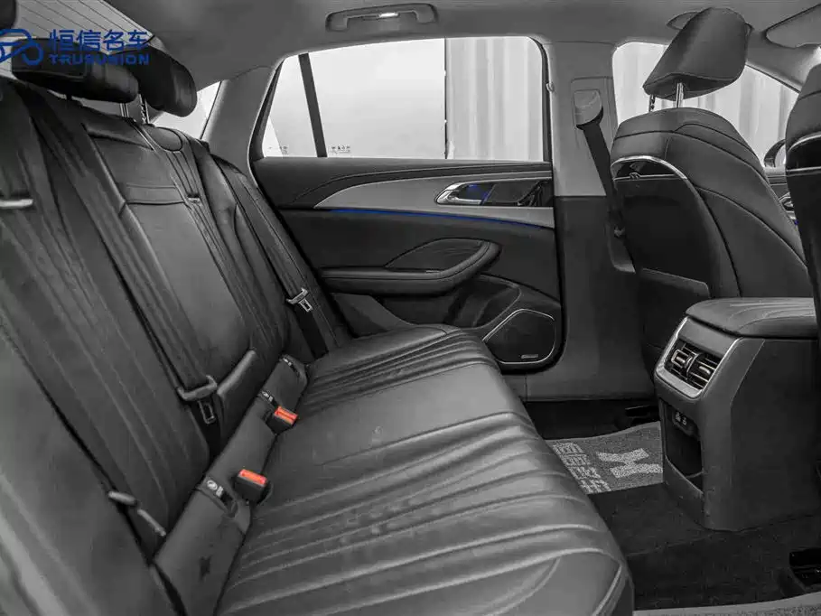 Hongqi H5 2024 2.0T Automatic Zhilianqichang Edition купить на сайте DeffCars