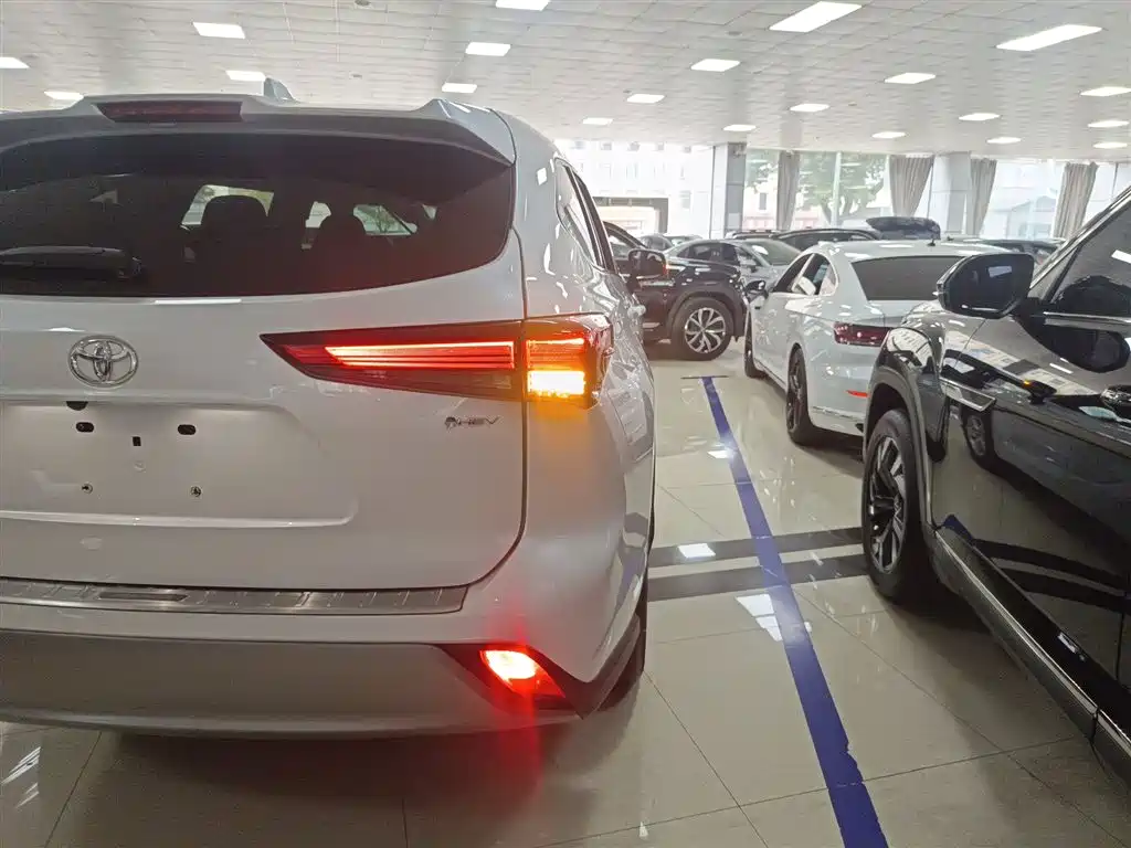 Highlander 2024 2.5L smart electric hybrid dual-engine two-wheel drive elite version 5 seats купить на сайте DeffCars
