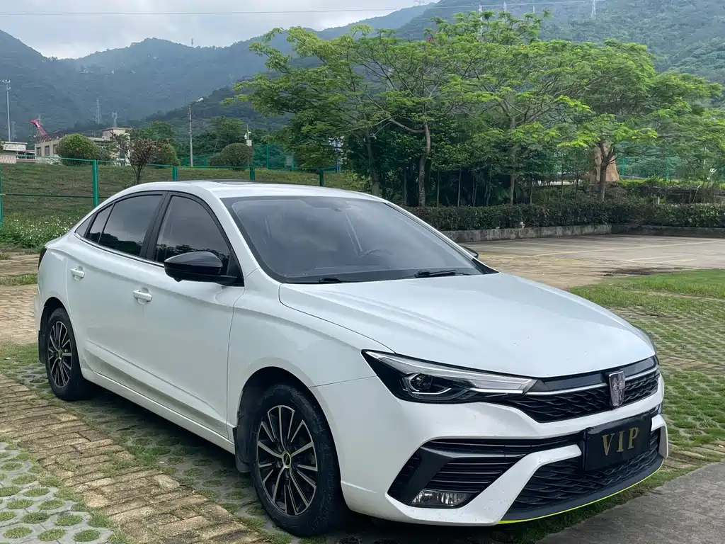 Roewe i5 2021 facelift 1.5L CVT diamond version купить на сайте DeffCars
