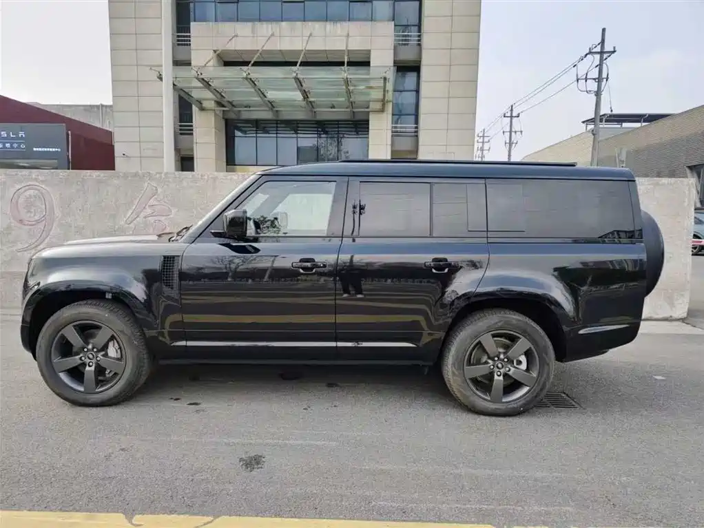 Land Rover Defender 2025 130 3.0T P400 seven-seat luxury version купить на сайте DeffCars
