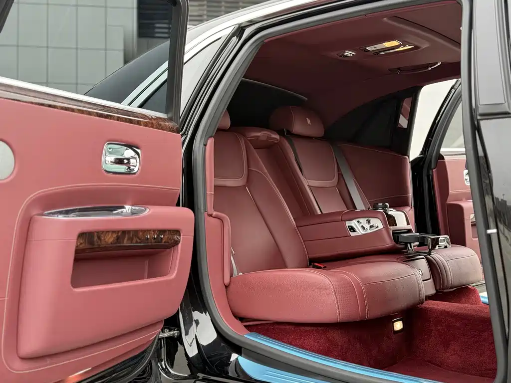 Ghost 2018 6.6T long wheelbase version купить на сайте DeffCars